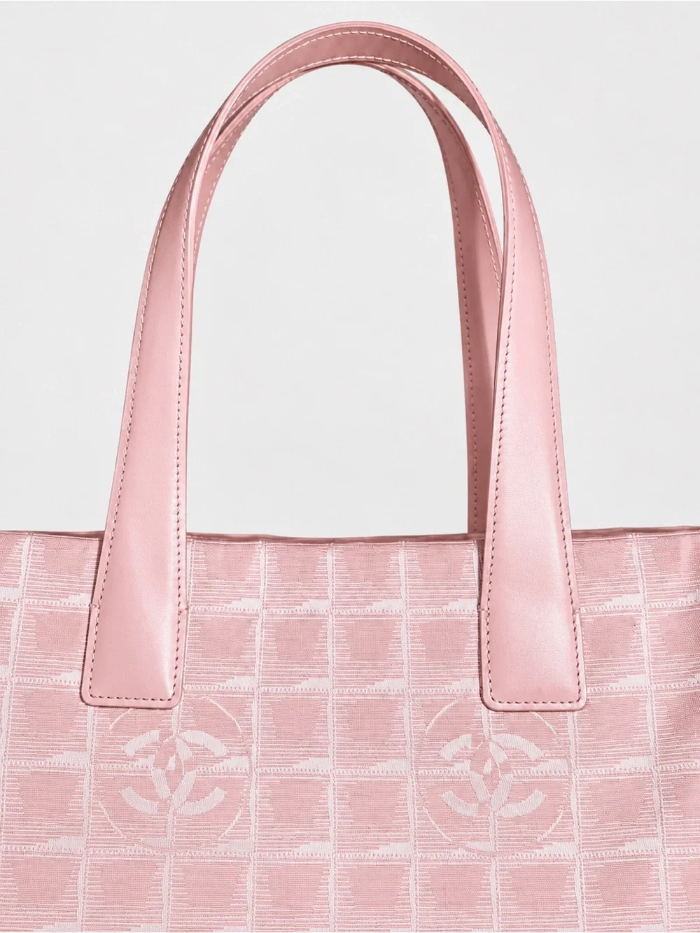 CHANEL Pink CC logo Travel Ligne Tote